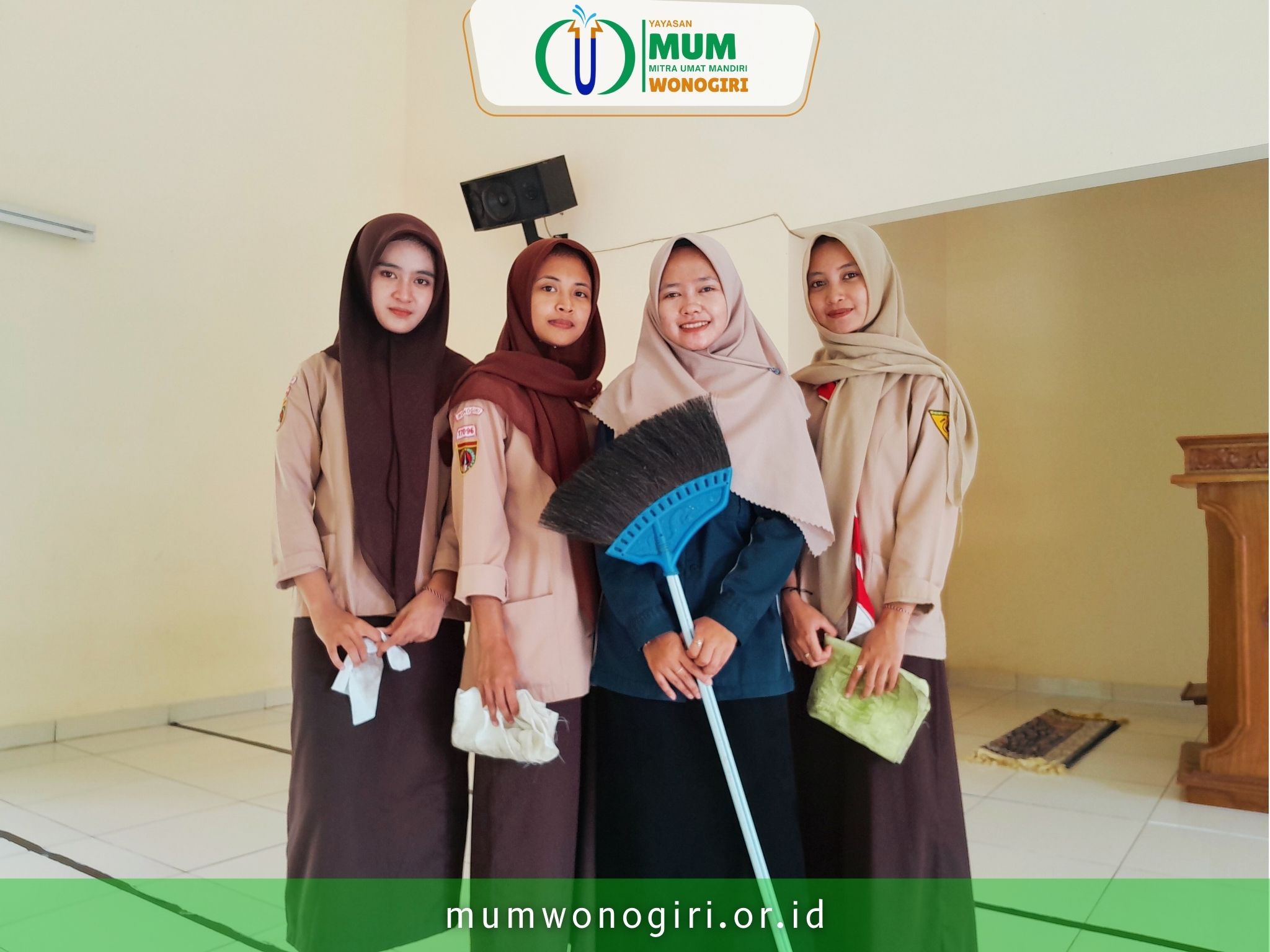 Giat Kebersihan di Masjid Umar bin Khatab Jatiroto