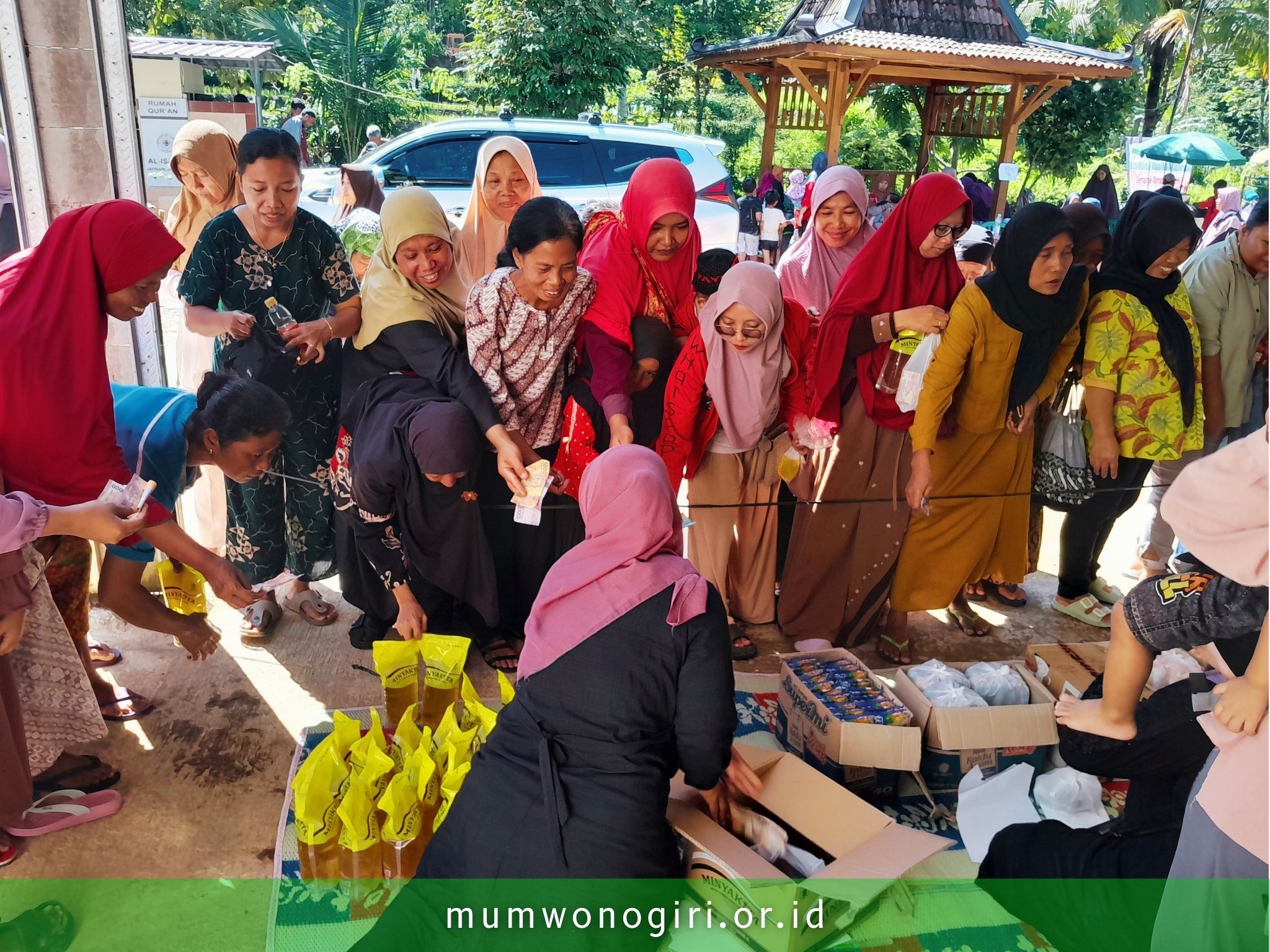Sambut Ramadhan, Yayasan MUM Wonogiri dan Yayasan Rumah Qur'an Al Ishlah Gelar Pasar Murah